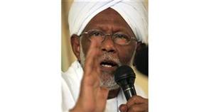 السودان يغلق صحيفة للترابي في إطار حملة على وسائل الإعلام
