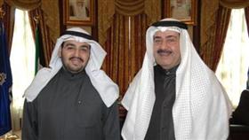 الشيخ أحمد الحمود خلال استقباله المحامي العلي