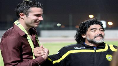 مارادونا يستقبل فان بيرسي بنادي الوصل