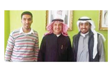 د. السعد يتوسط أعضاء اتحاد أمريكا