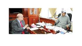 العازمي في حديث مع الزميل طه أمين