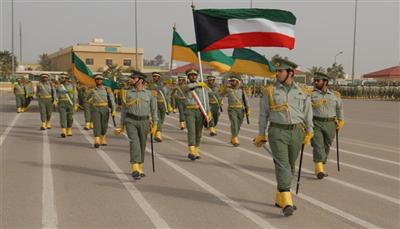 الحرس الوطني يحتفل بالمستجدين الاغرار وبمرور 50 عاما على علم الكويت الحديث