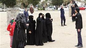 مخاطبة نساء في ساحة التظاهر