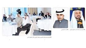 فاضل صفر متحدثاً عقب افتتاح المؤتمر - < أحمد المنفوحي - فاضل صفر وفالح الشمري ومشعل العازمي خلال المؤتمر أمس