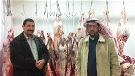 رياض الربيع اثناء ضبط المخالفة في اللحوم