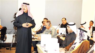 يوسف الجاسم مع ممثلي البعثات