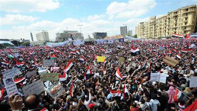 محتجون مصريون يعتزمون الاعتصام لحين تسليم المجلس العسكري للسلطة