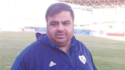 ايمانويل تدرب مع الشباب