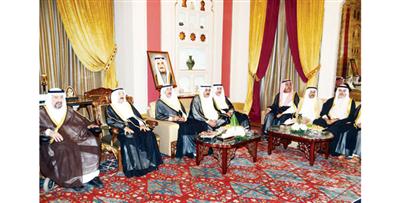 سمو الأمير وسمو الشيخ سالم العلي والشيخ جابر العبدالله والشيخ فيصل السعود