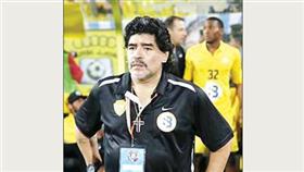 الوصل الإماراتي ينفي تولي مارادونا تدريبه