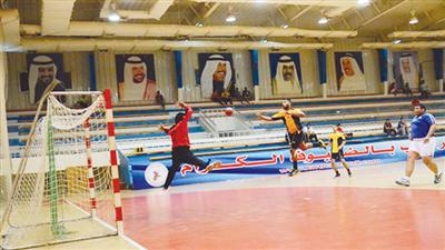 الصليبيخات تصدر دوري «اليد» مؤقتاً