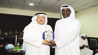 اليد يعلن أسماء 20 لاعبا لمباراة اعتزال الحجرف