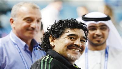 مارادونا يتوج الفائزين ببطولة آسيا للسباحة