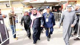 الشيخ أحمد الحمود أثناء تفقده سير الانتخابات
