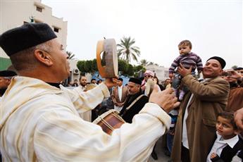 الصوفيون يتحدون السلفيين ويحتفلون بالمولد النبوي في ليبيا