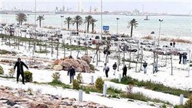 بالصور «بعد رحيل القذافي» ليبيا تمطر ثلجاً لأول مرة منذ عشرات السنين