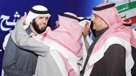 الدمخي يتلقى التهاني