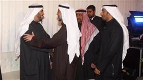 ويتلقى التهاني