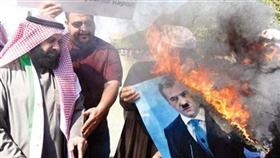 المتجمهرون حرقوا صورة الرئيس الروسي بحضور النائب د.وليد الطبطبائي