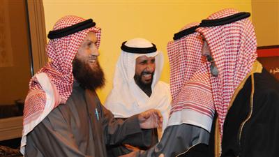 النائبان السلطان والعميري يستقبلان المهنئين
