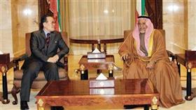 الشيخ علي الجراح مستقبلاً السفير الكوري
