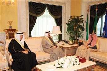 سموولي العهد مستقبلاً الشيخ حمد الجابر والشيخ سلمان الحمود