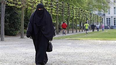 مجلس الدولة الهولندي ينتقد حظر ارتداء النقاب في «أمستردام»