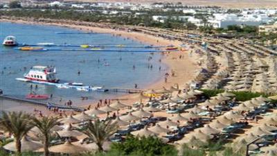 مصر تتوقع 13 مليون سائح هذا العام وتؤكد أن السياحة «آمنة»