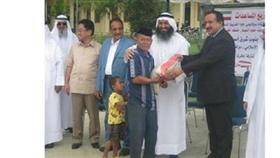 المستشار عادل الأمير يوزع المساعدات