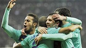 دوري ابطال اوروبا: برشلونة يتجاوز «أحزانه» بثلاثية في بايرن ليفركوزن
