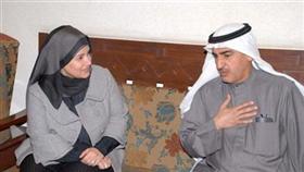 وزير البلدية وحديث مع عضو البلدي اشواق المضف