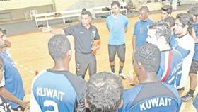 نبيل طه اجتمع بمنتخب الشباب