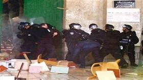 مجددًا.. إسرائيل تواصل تعدياتها على الأقصى ومواجهات مع الفلسطينيين