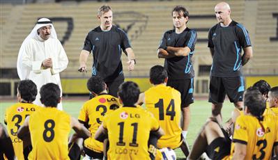 لاعبو الأصفر العائدون من كوريا: 1 - محبطون 2 - مصابون 3 -.. ومعتزلون