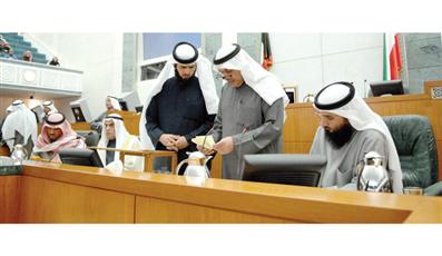 32 نائبا يقترحون إضافة بند للخطة السنوية لرفع مستوى البنية التحتية في المناطق التي تعاني نقصا في الخدمات