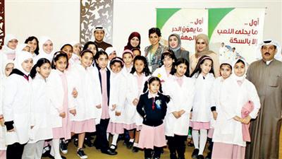 صورة جماعية لطالبات المدرسة