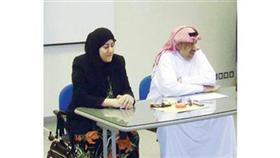 الدكتور عباس الشمري وفوزية معرفي