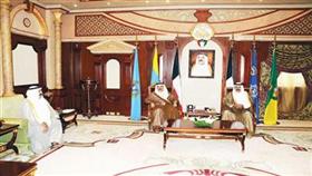 سمو ولي العهد مستقبلا الشيخ د.سالم الجابر والشيخ ناصر الصباح