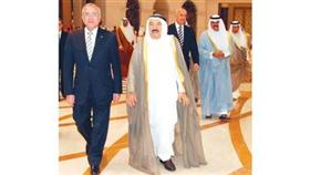 صاحب السمو في وداع الرئيس اللبناني خلال مغادرته البلاد