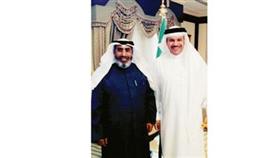 العنزي مع أمين عام مجلس التعاون الخليجي عبداللطيف الزياني