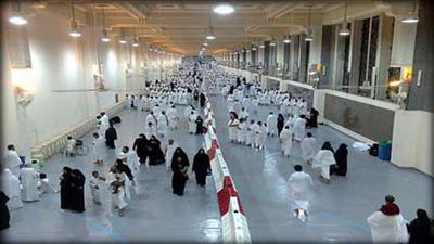 ساعدها على إكمال العمرة فخطبته لابنتها الوحيدة