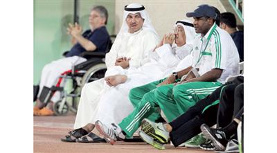 إدارة العربي تسعى لاحتواء غضب الجماهير..