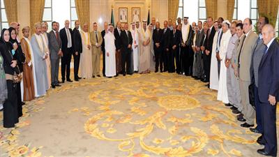 سمو رئيس الوزراء أثناء استقباله الوفود الصحافية