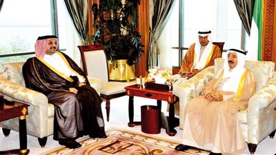 سمو الأمير مستقبلاً وزير خارجية قطر