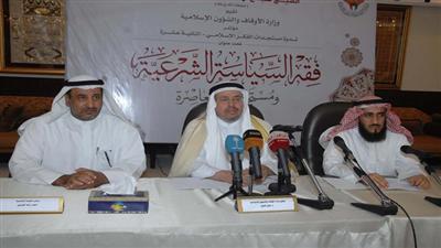 عادل الفلاح متوسطا فريد عمادي وأحمد القراوي