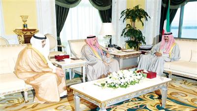 سمو ولي العهد مستقبلا الشيخ خالد الجراح والشيخ محمد العبدالله