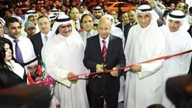 السفير عبدالكريم سليمان مفتتحا مهرجان المنتجات المصرية بحضور عبدالرحمن الشراح وصلاح الرباح