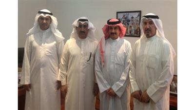 الشيخ مبارك الدعيج أثناء تفقده مكتب كونا في الرياض