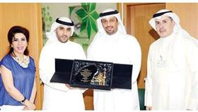 تعاونية الدسمة وبنيد القار تكرم «التجاري»