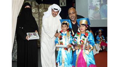 بدر الفريح مكرماً الخريجين